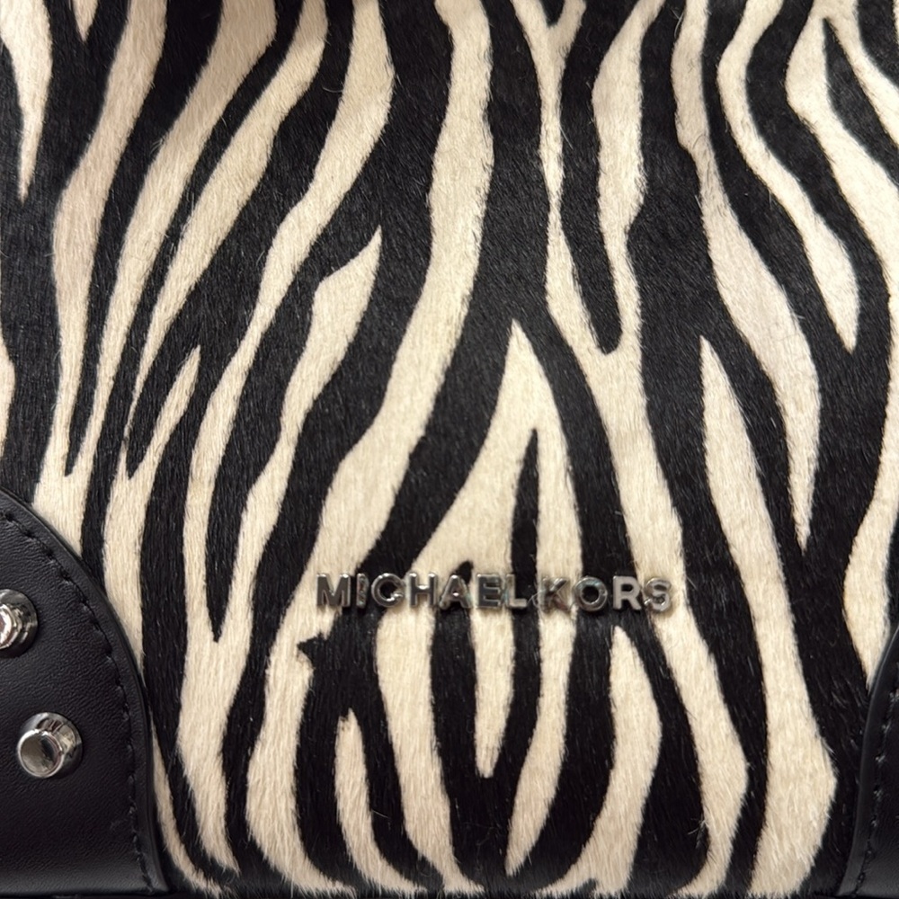 MICHAEL KORS Mercer Gallery Satchel Bucket - Picture 9 of 15